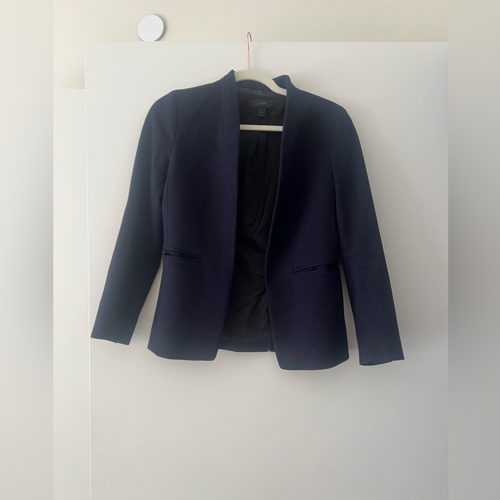 Elegant Navy Women's Blazer